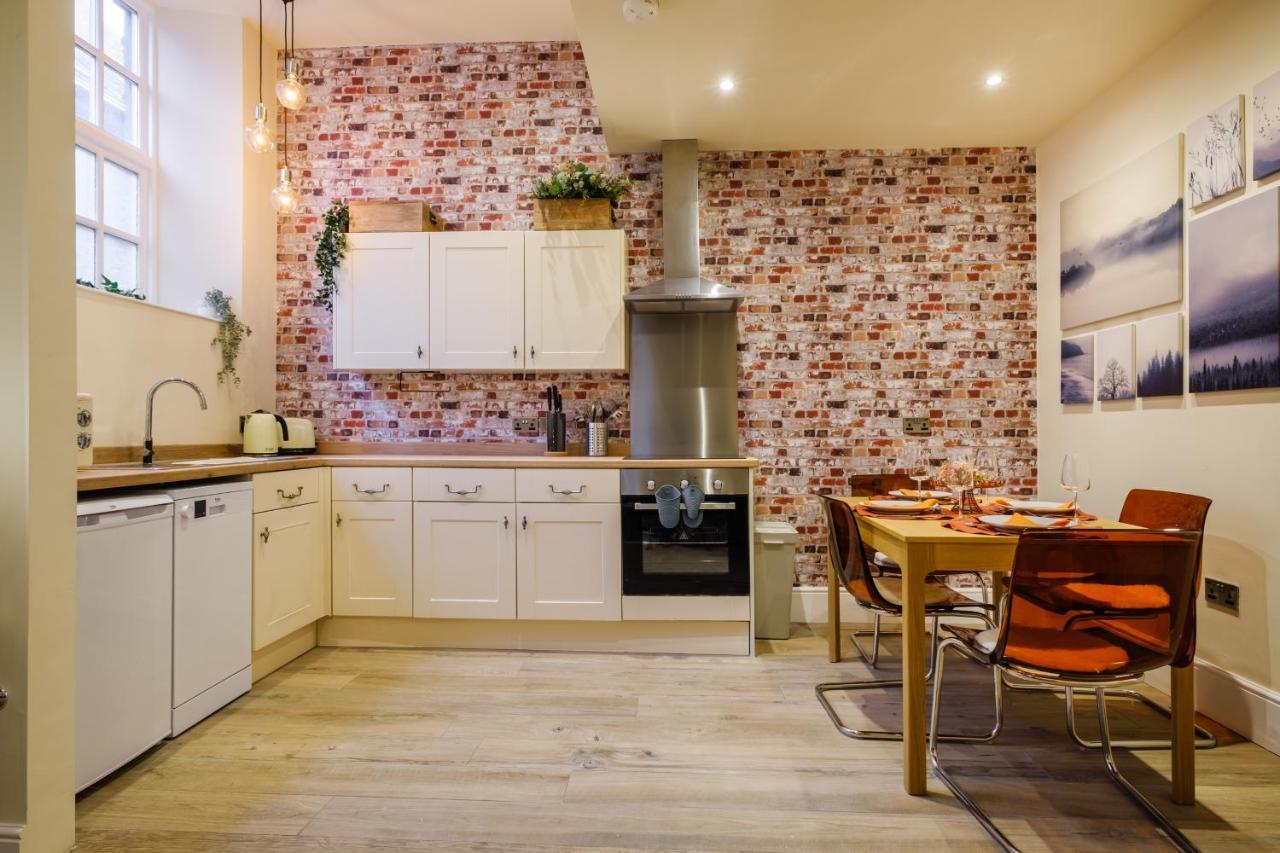 Flat 2, The Old Antiques Warehouse - Free Off-Site Health Club Access With Pool, Sauna, Steam Room & Gym Боунес он Уиндърмиър Екстериор снимка