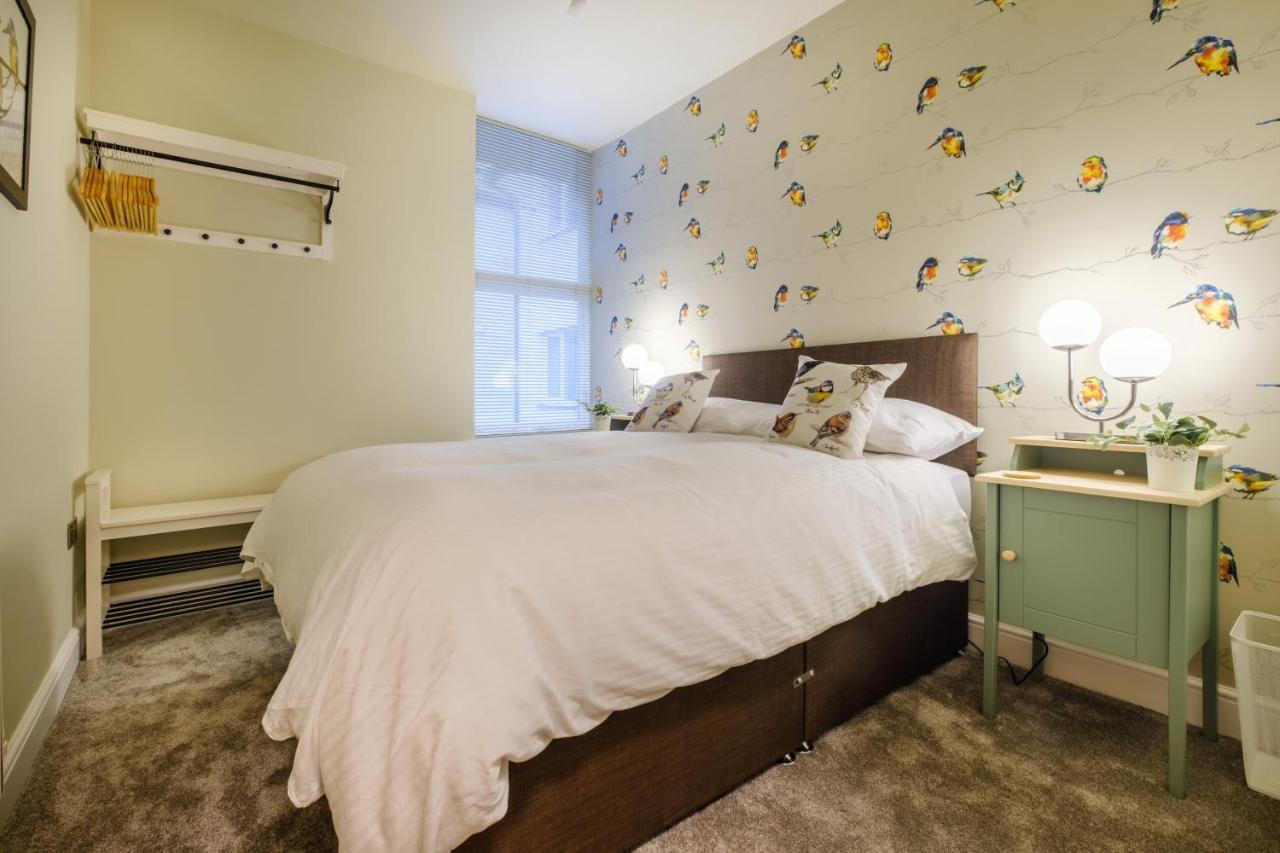 Flat 2, The Old Antiques Warehouse - Free Off-Site Health Club Access With Pool, Sauna, Steam Room & Gym Боунес он Уиндърмиър Екстериор снимка